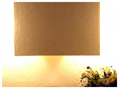 受付は暖色系照明